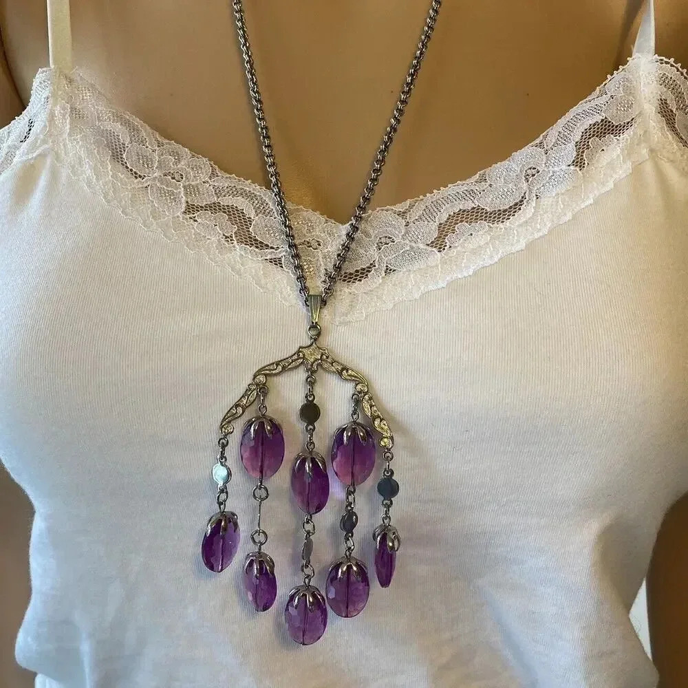 VTG SARAH COVENTRY purple WISTERIA chandelier pendant necklace Silver tone Fairy
